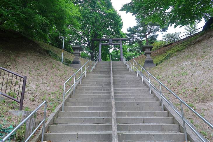 厚別神社の階段