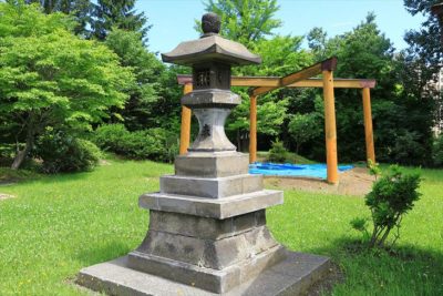 上手稲神社 石灯籠