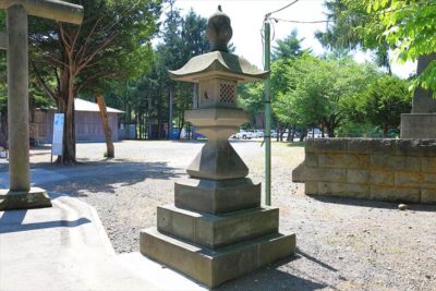石山神社 石灯籠