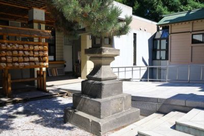 白石神社（札幌）灯籠