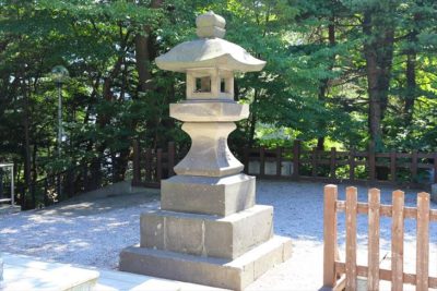 白石神社（札幌）灯籠