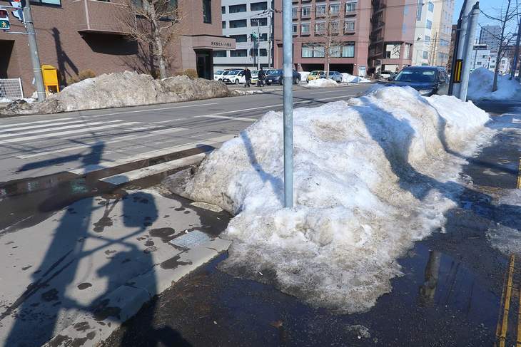 雪で駐停車出来ない