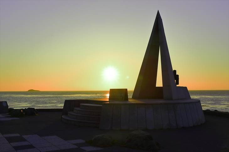 日本最北端の地の碑の夕日