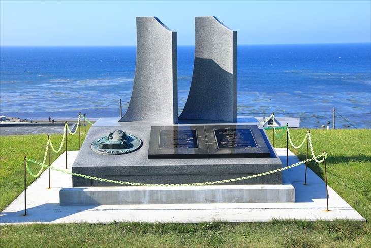 ラペルーズ顕彰記念碑